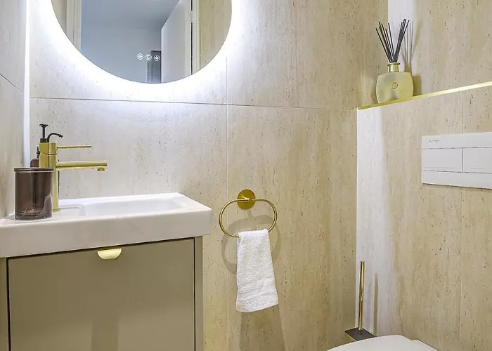 Luxe Azure Escape I Collection *