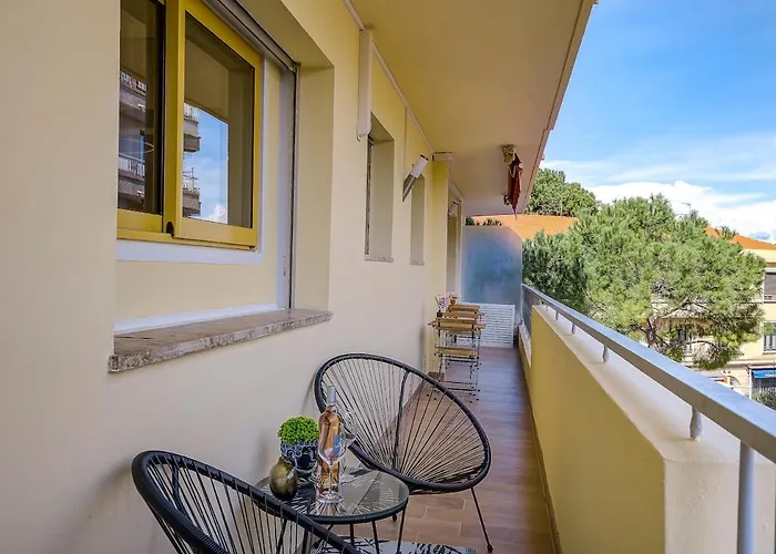 Luxe Azure Escape I Collection *