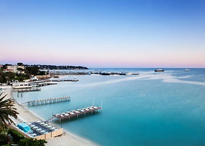 Luxe Azure Escape I Collection *